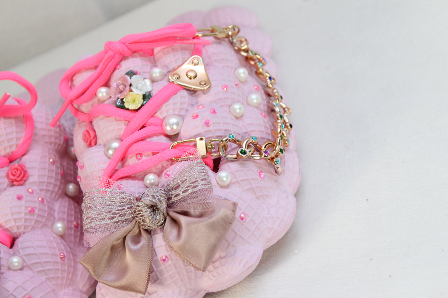 Bow sandals